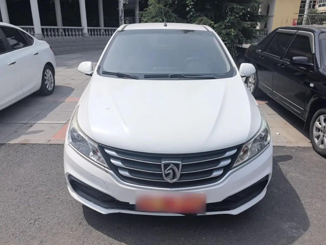 Baojun 310 2016 1.2L manual Comfort trim level — миниатюра 2