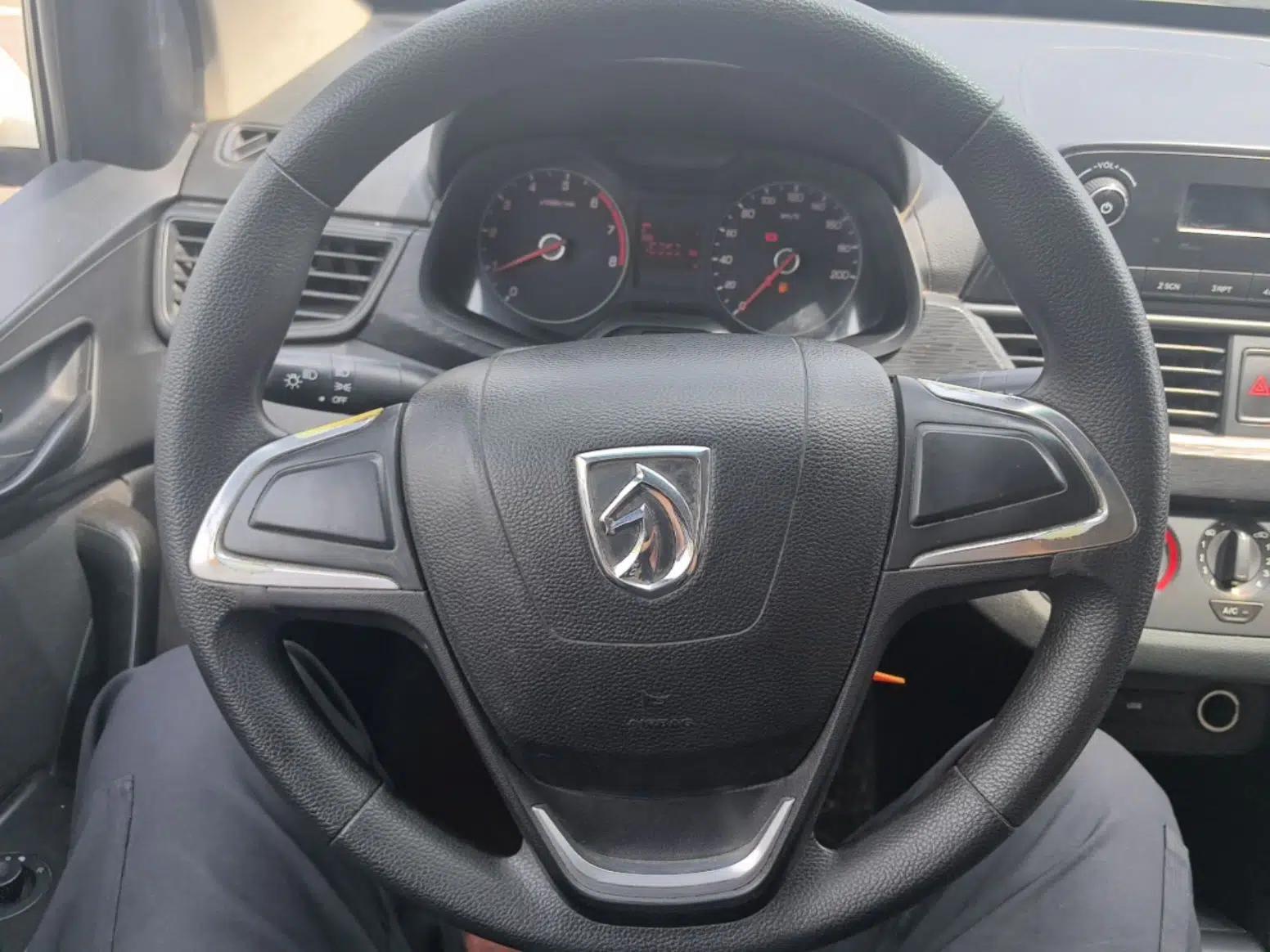 Baojun 310 2016 1.2L manual Comfort trim level — миниатюра 13