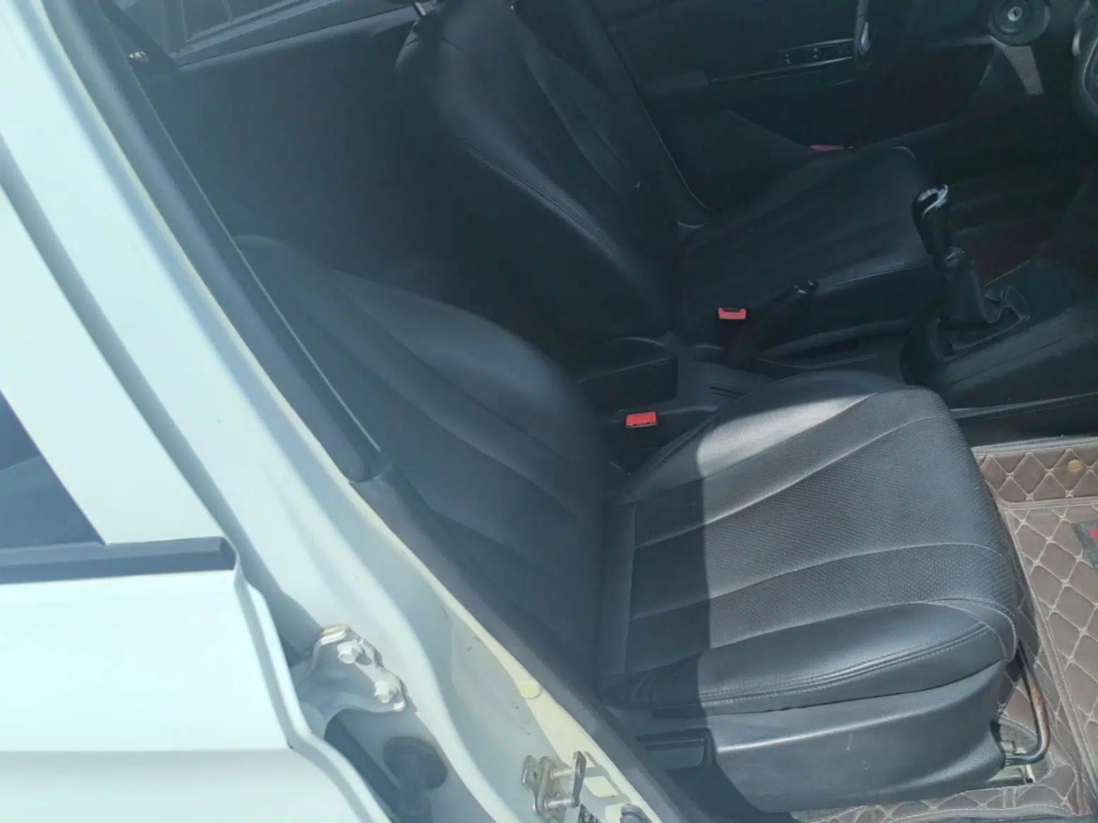 Baojun 310 2016 1.2L manual Comfort trim level — миниатюра 19