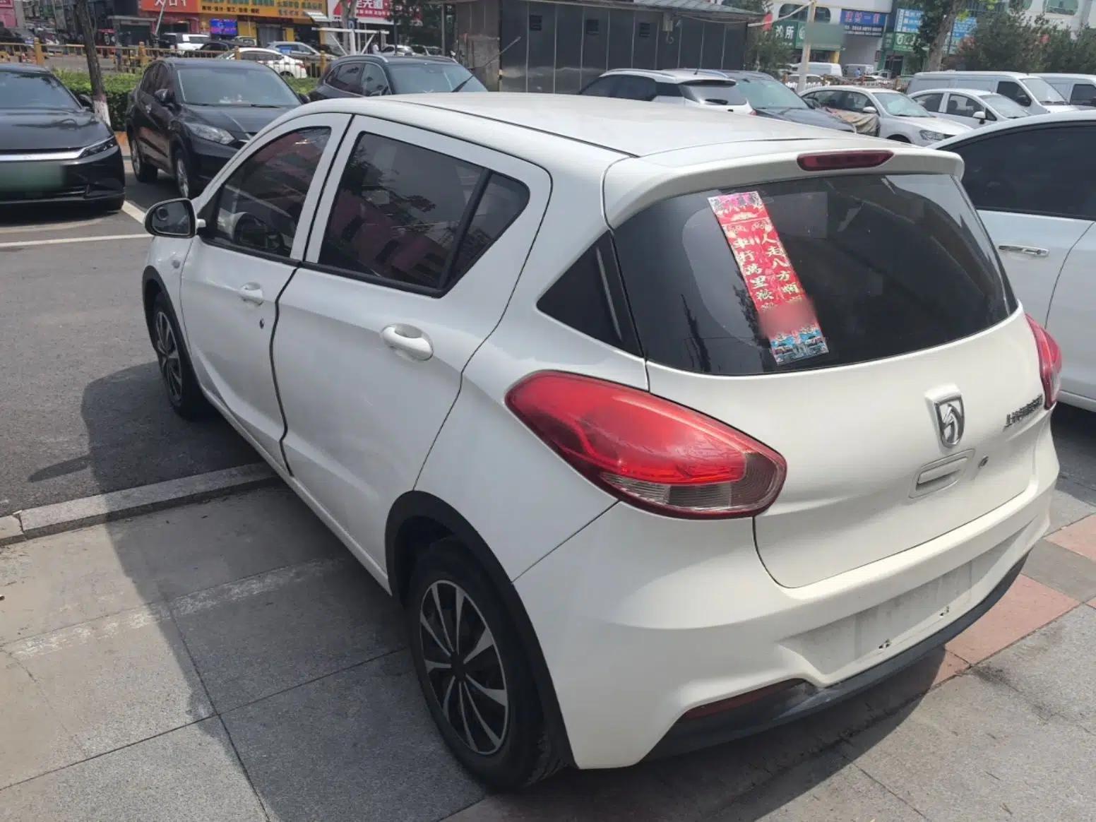 Baojun 310 2016 1.2L manual Comfort trim level — миниатюра 4