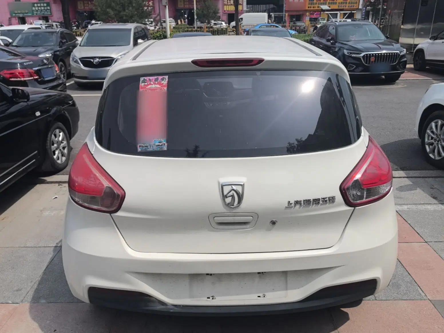 Baojun 310 2016 1.2L manual Comfort trim level — миниатюра 5