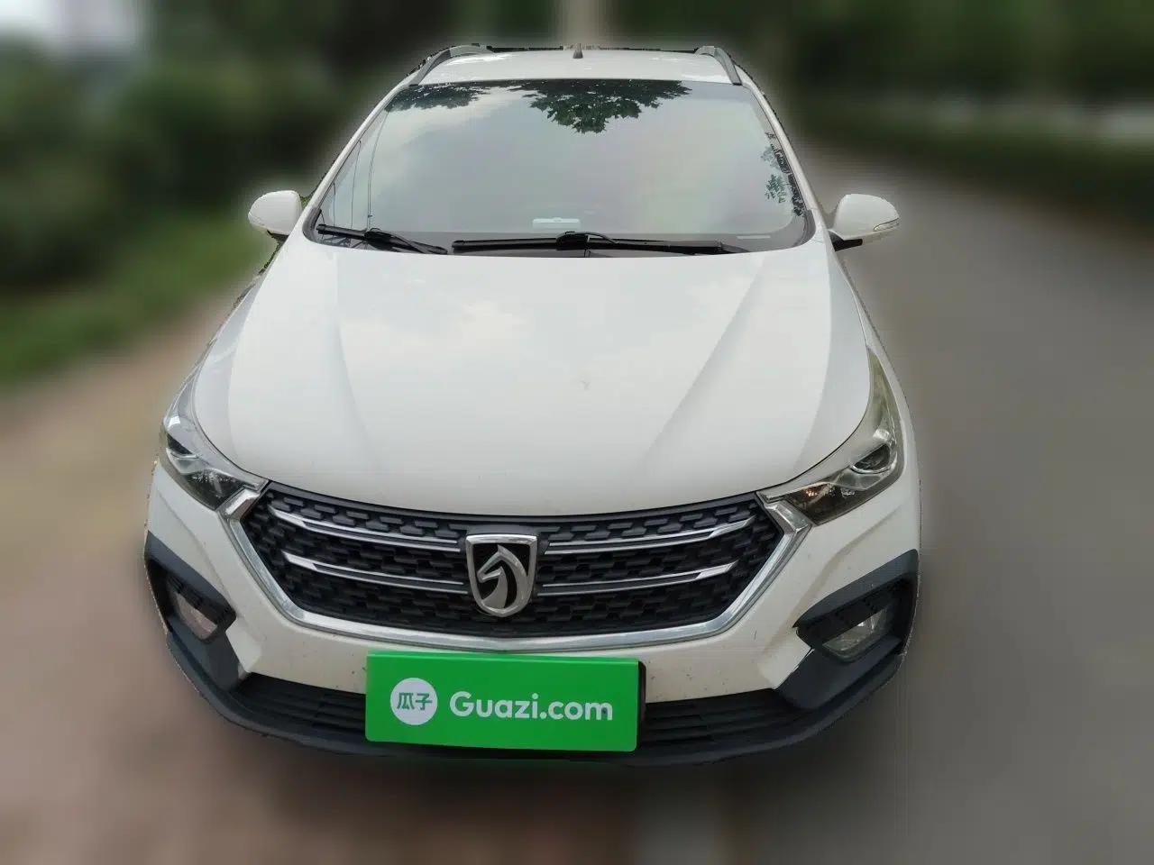 Baojun 310W 2018 1.5L Automatic Fashion Edition China VI — миниатюра 2