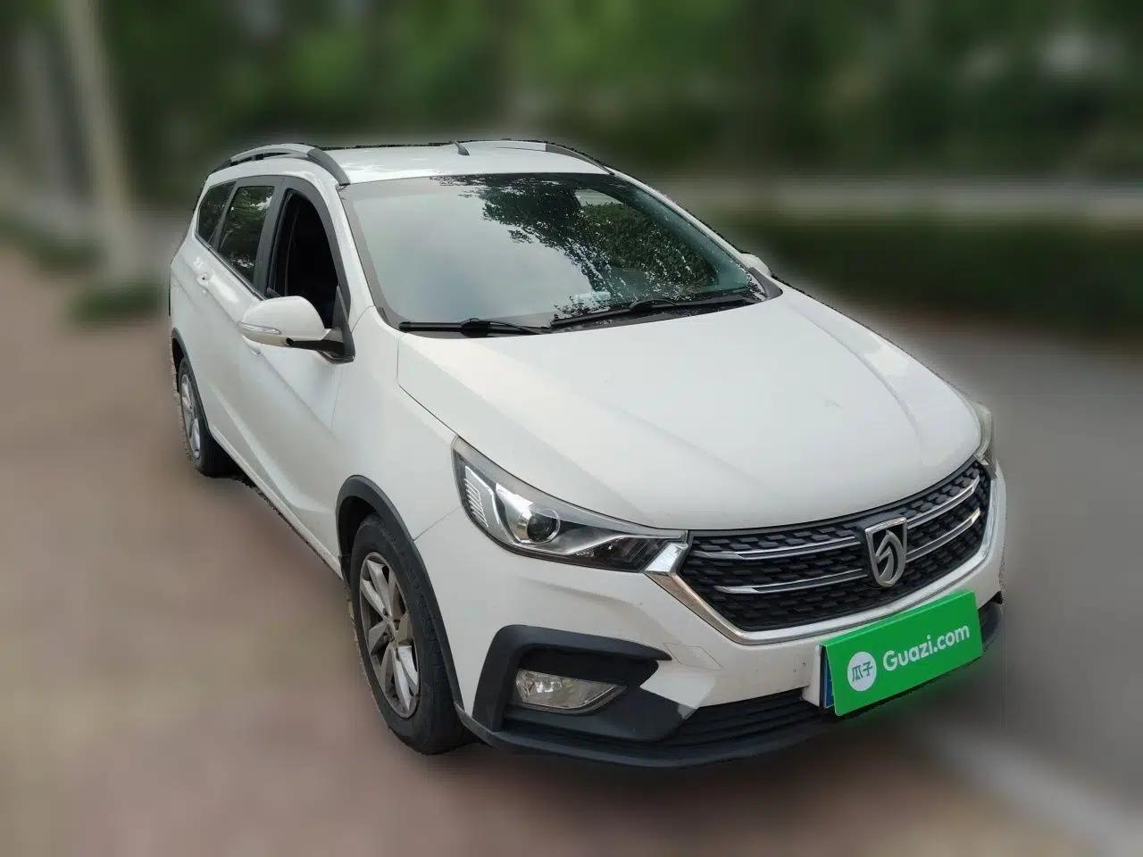 Baojun 310W 2018 1.5L Automatic Fashion Edition China VI — миниатюра 3