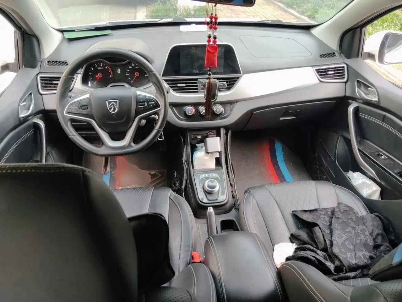 Baojun 310W 2018 1.5L Automatic Fashion Edition China VI — миниатюра 9