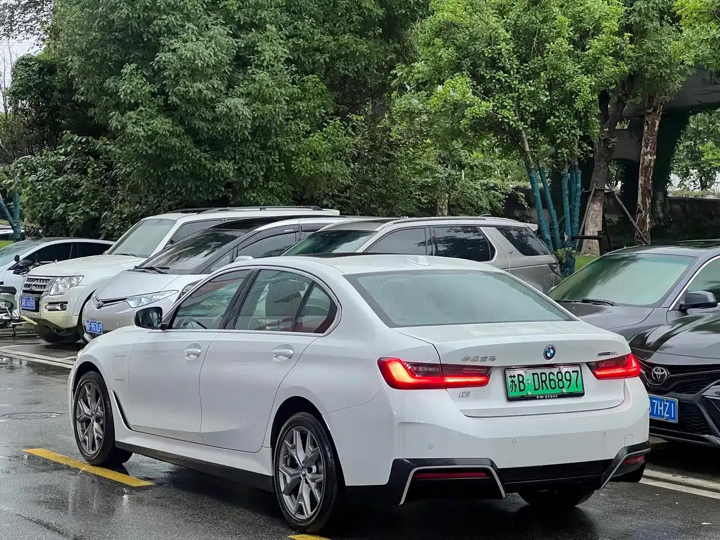 BMW i3 2022 eDrive 35L — миниатюра 7
