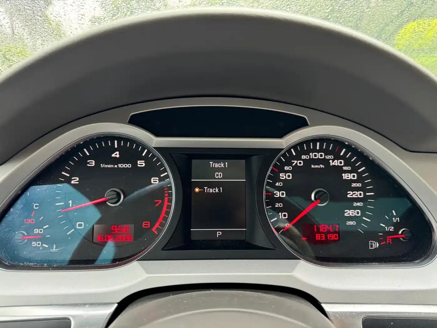 Audi A6L 2011 2.0 TFSI Automatic Standard Edition — миниатюра 9