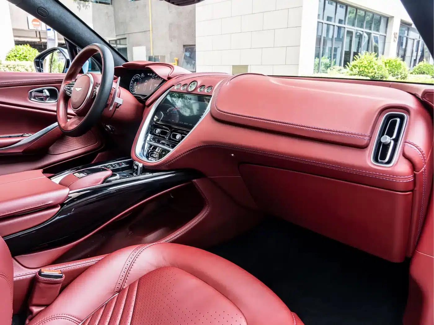 2022 Aston Martin DBX 4.0T V8 — миниатюра 17