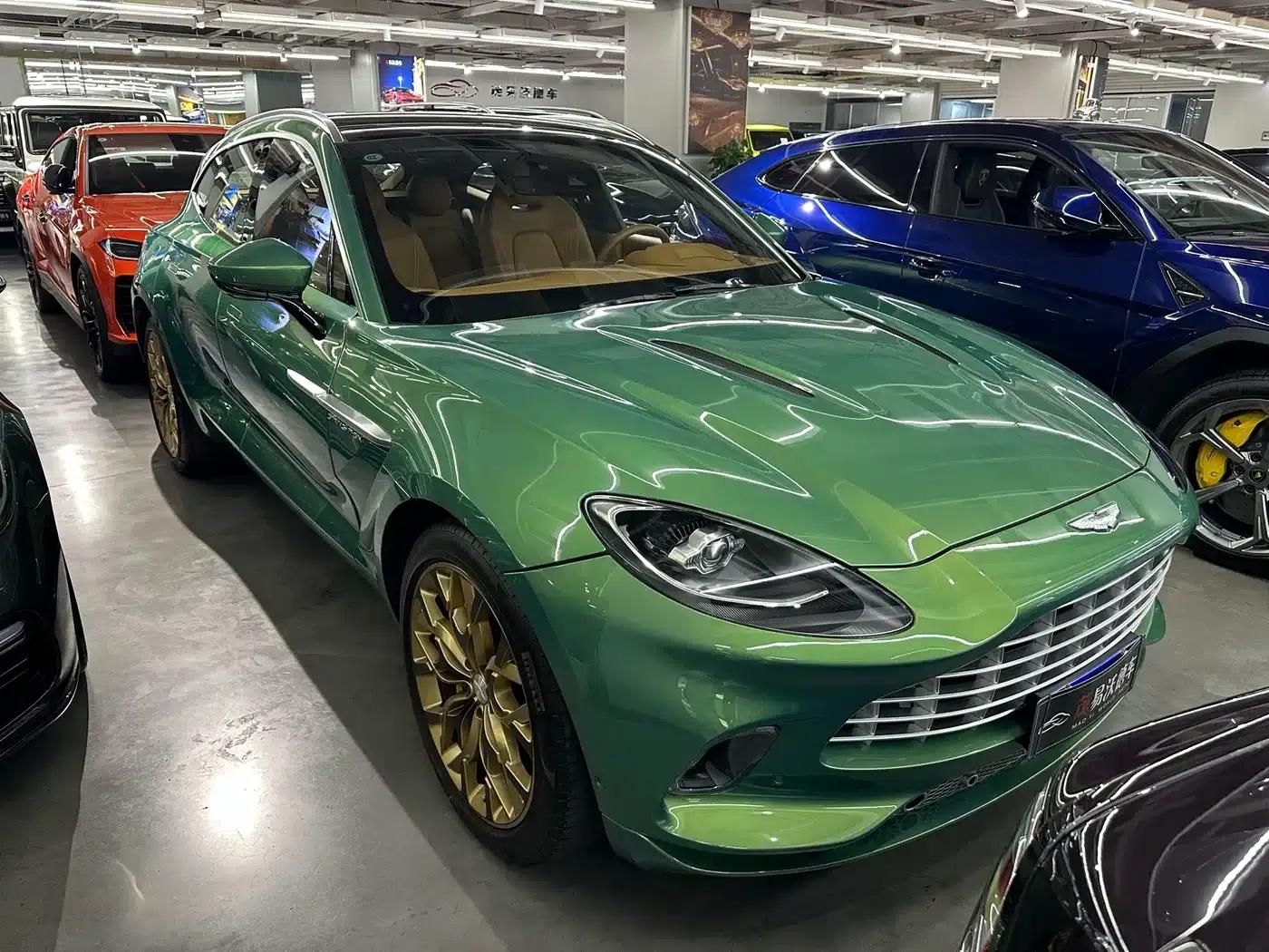 Aston Martin DBX 2023 3.0T STRAIGHT-SIX — миниатюра 3