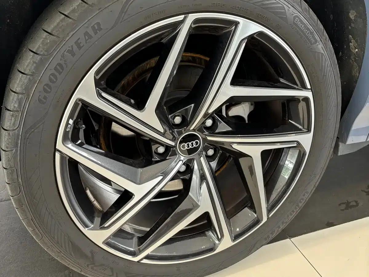 Audi Q6L Sportback e-tron 2026 First Edition — миниатюра 12