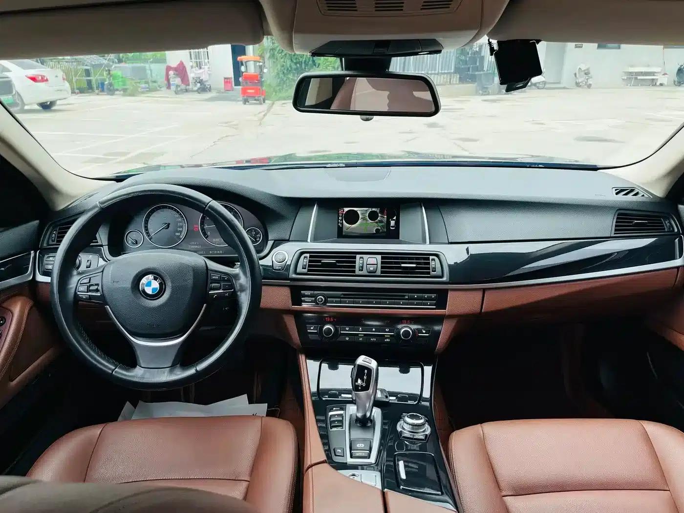 2014 BMW 5 Series 520Li Elegant Edition — миниатюра 4