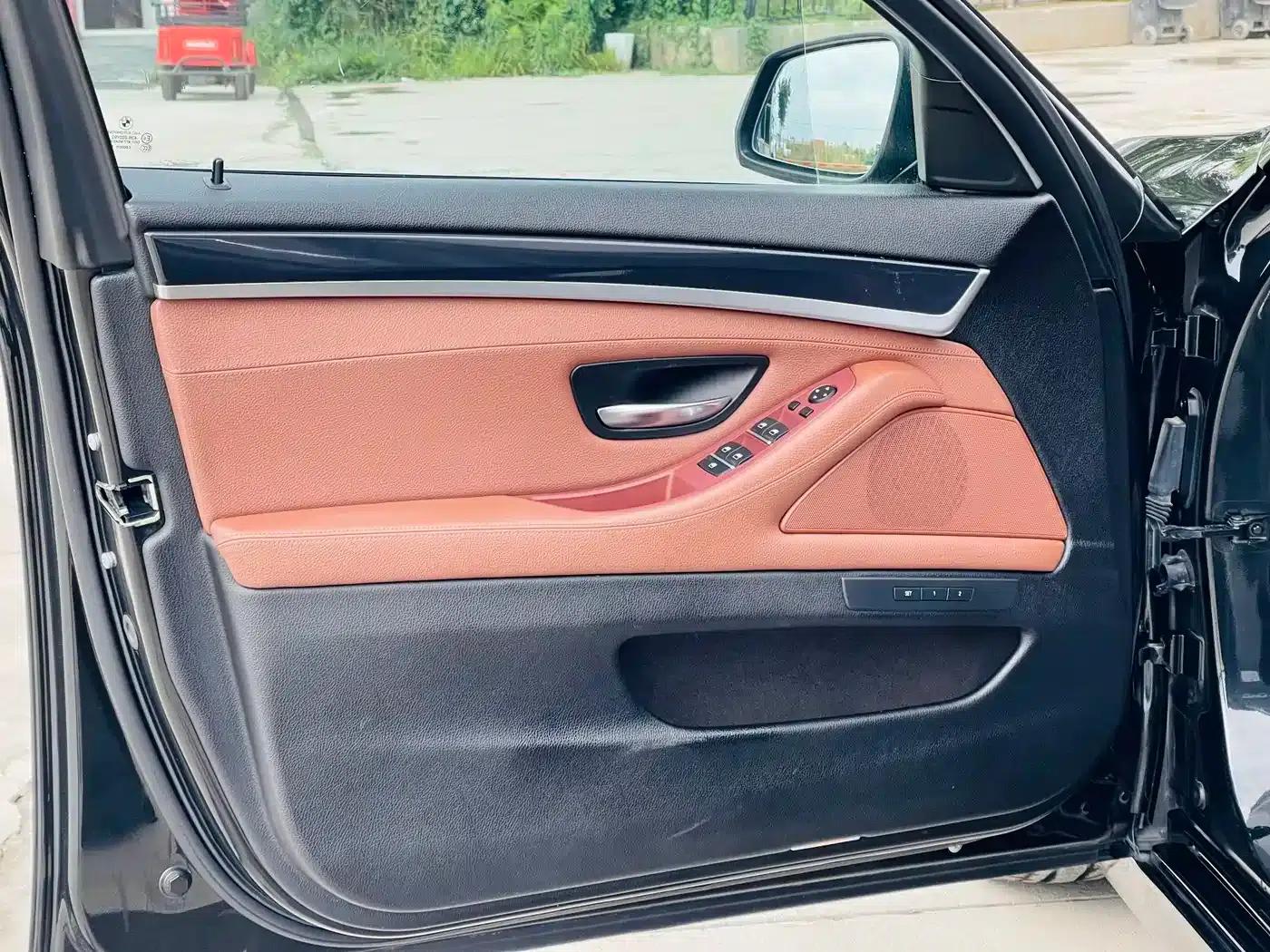 2014 BMW 5 Series 520Li Elegant Edition — миниатюра 6