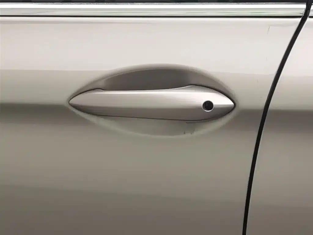 2014 BMW 5 Series 520Li Elegant Edition — миниатюра 18