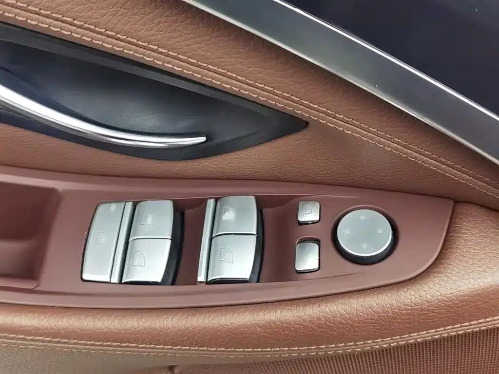 2014 BMW 5 Series 520Li Elegant Edition — миниатюра 9