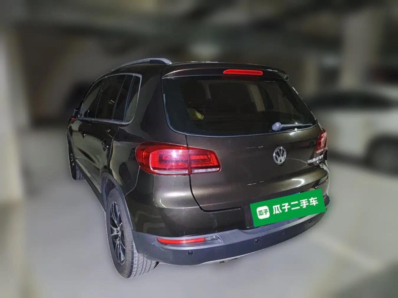 Volkswagen Tiguan 2015 2.0 TSI Automatic All-Wheel Drive Luxury Edition — миниатюра 4