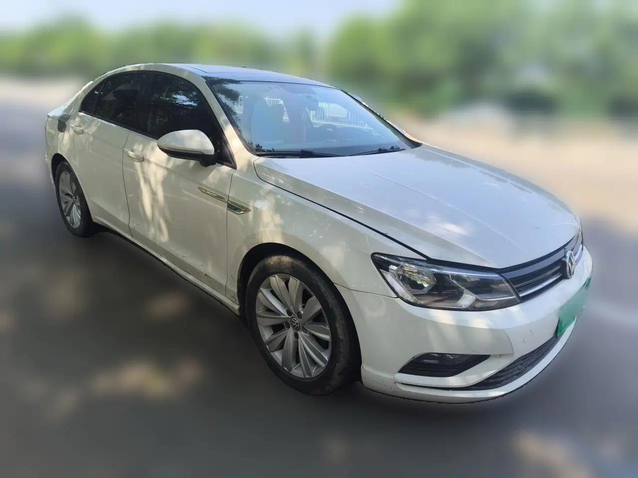 Volkswagen Lamando 2017 230TSI Manual Trend Edition — миниатюра 3