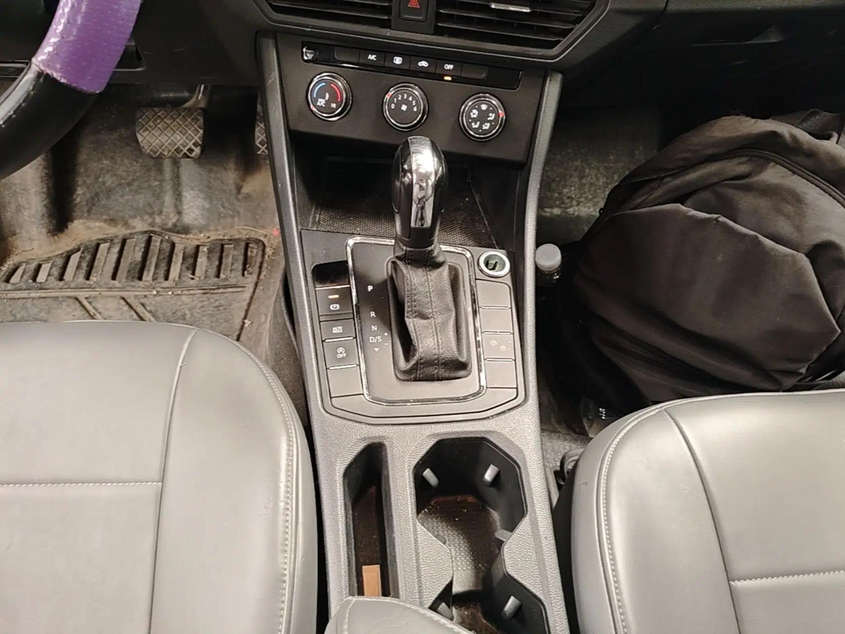 Volkswagen Bora 2021 1.5L Automatic Fashionable Smart Connectivity Version — миниатюра 16