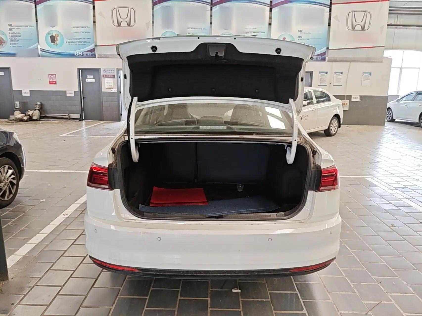 Volkswagen Bora 2021 1.5L Automatic Fashionable Smart Connectivity Version — миниатюра 22
