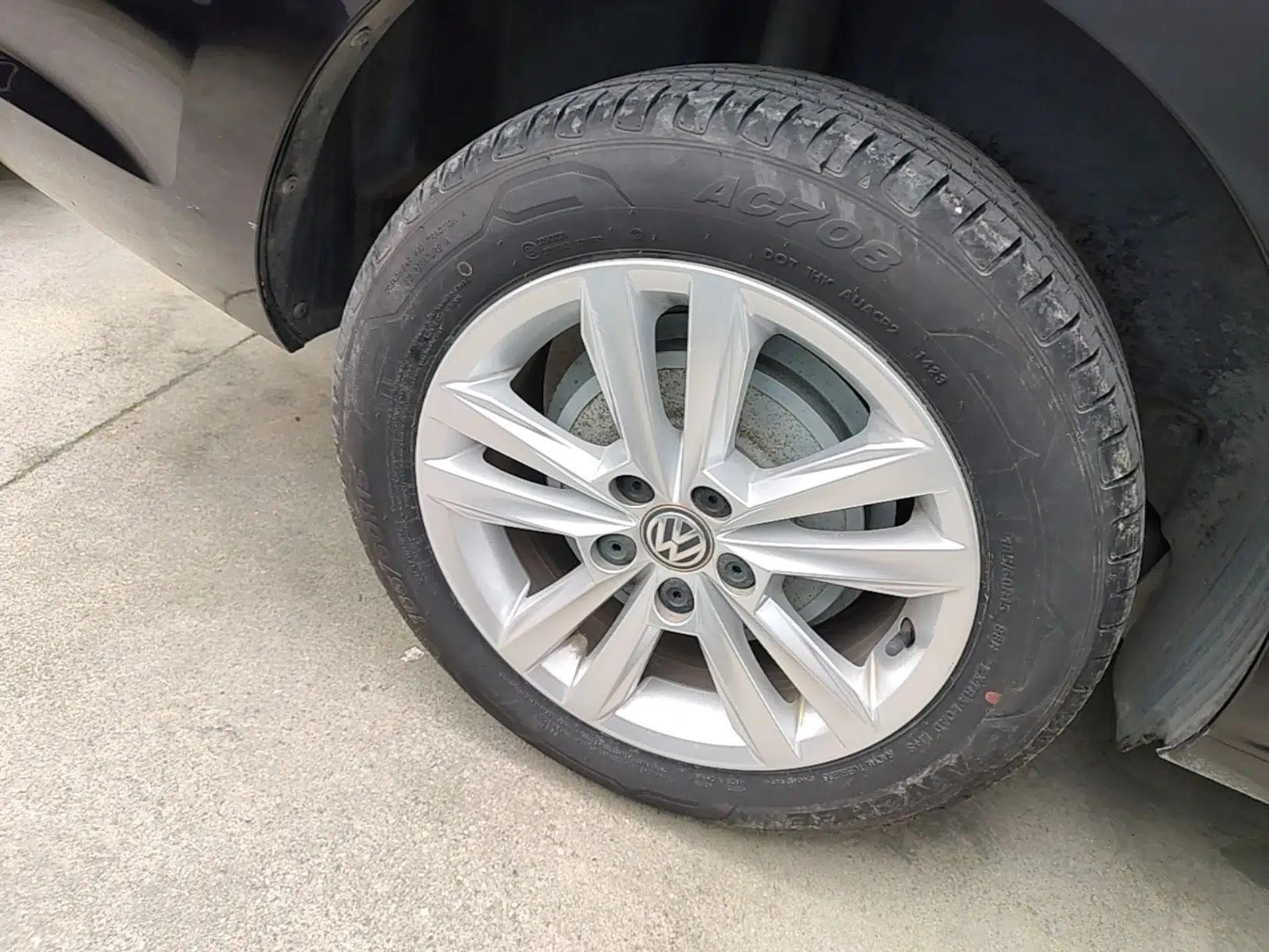 Volkswagen Santana 2016 1.6L Manual Comfort Edition — миниатюра 11