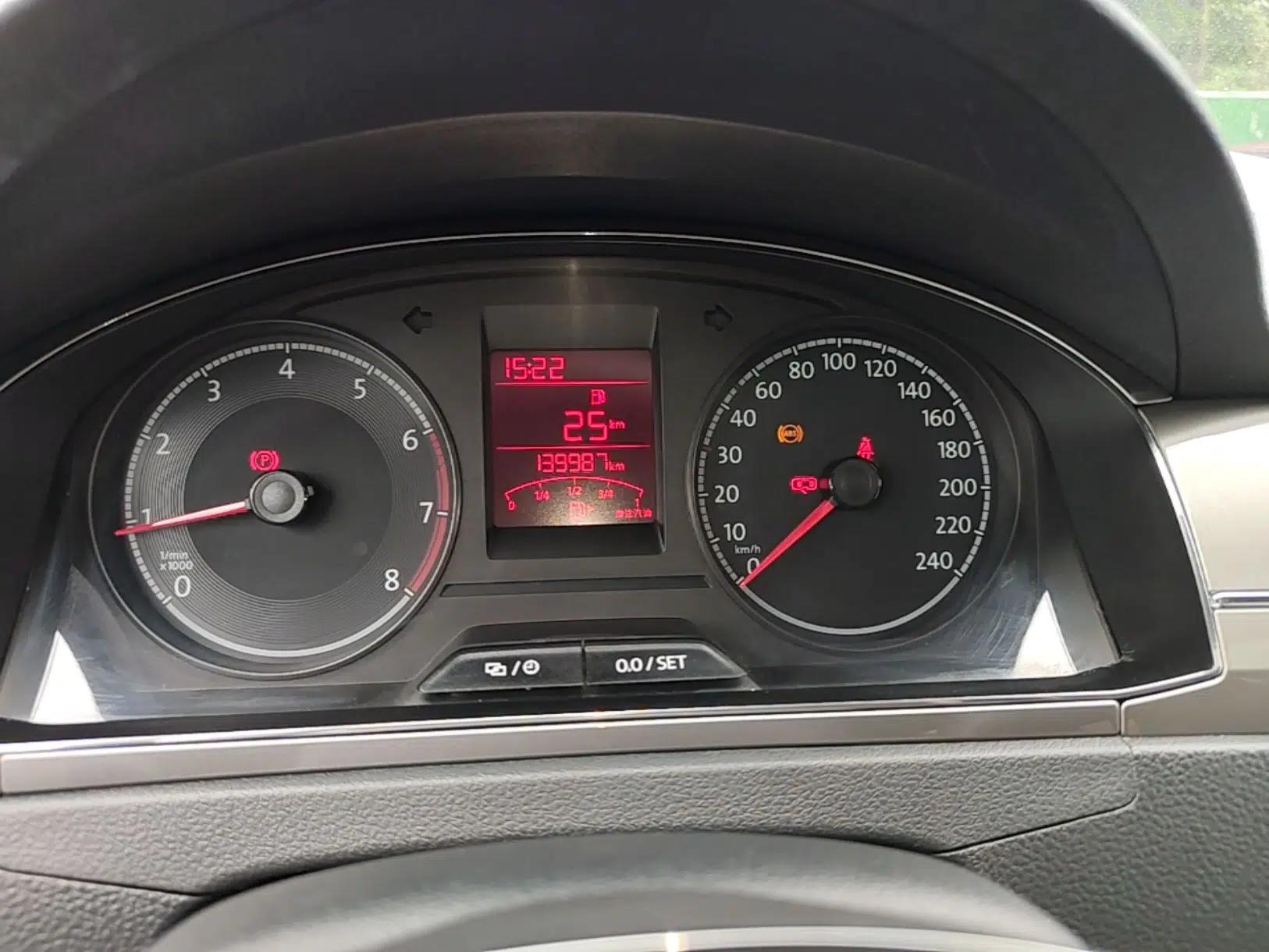 Volkswagen Santana 2016 1.6L Manual Comfort Edition — миниатюра 14