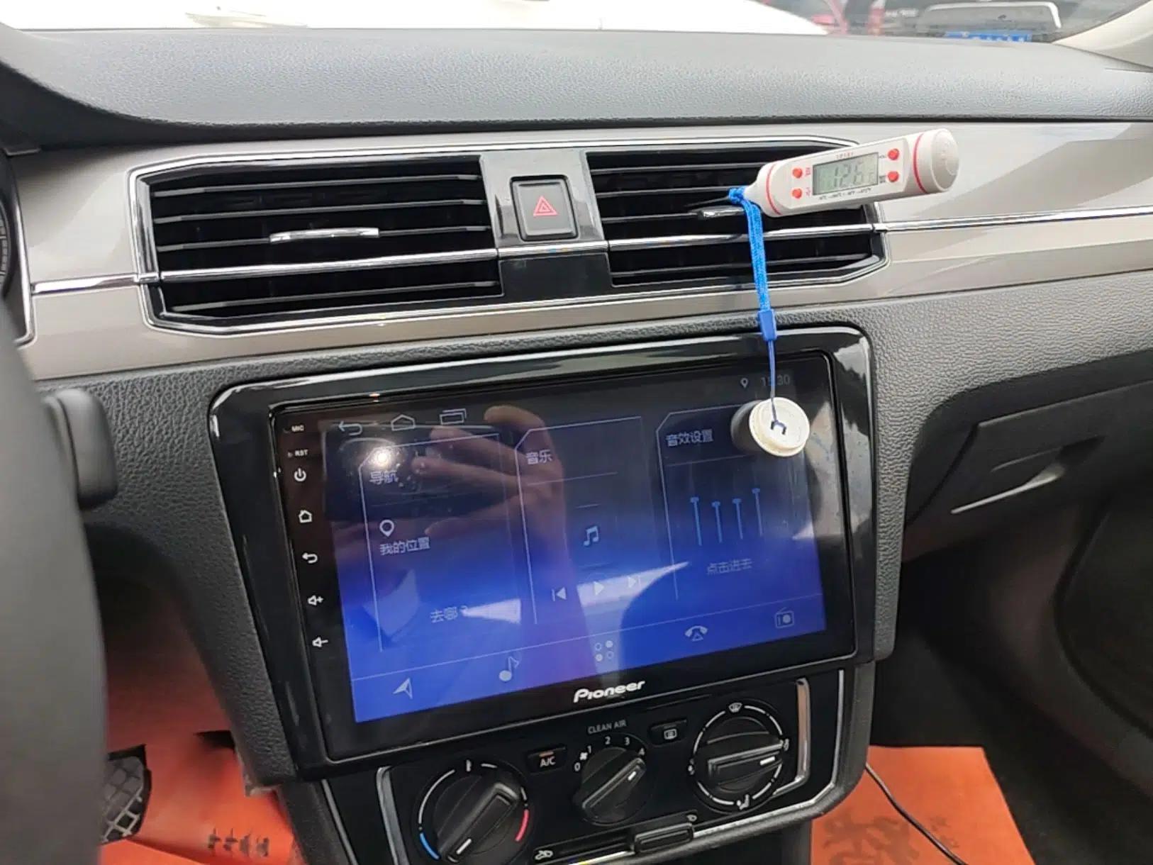 Volkswagen Santana 2016 1.6L Manual Comfort Edition — миниатюра 15