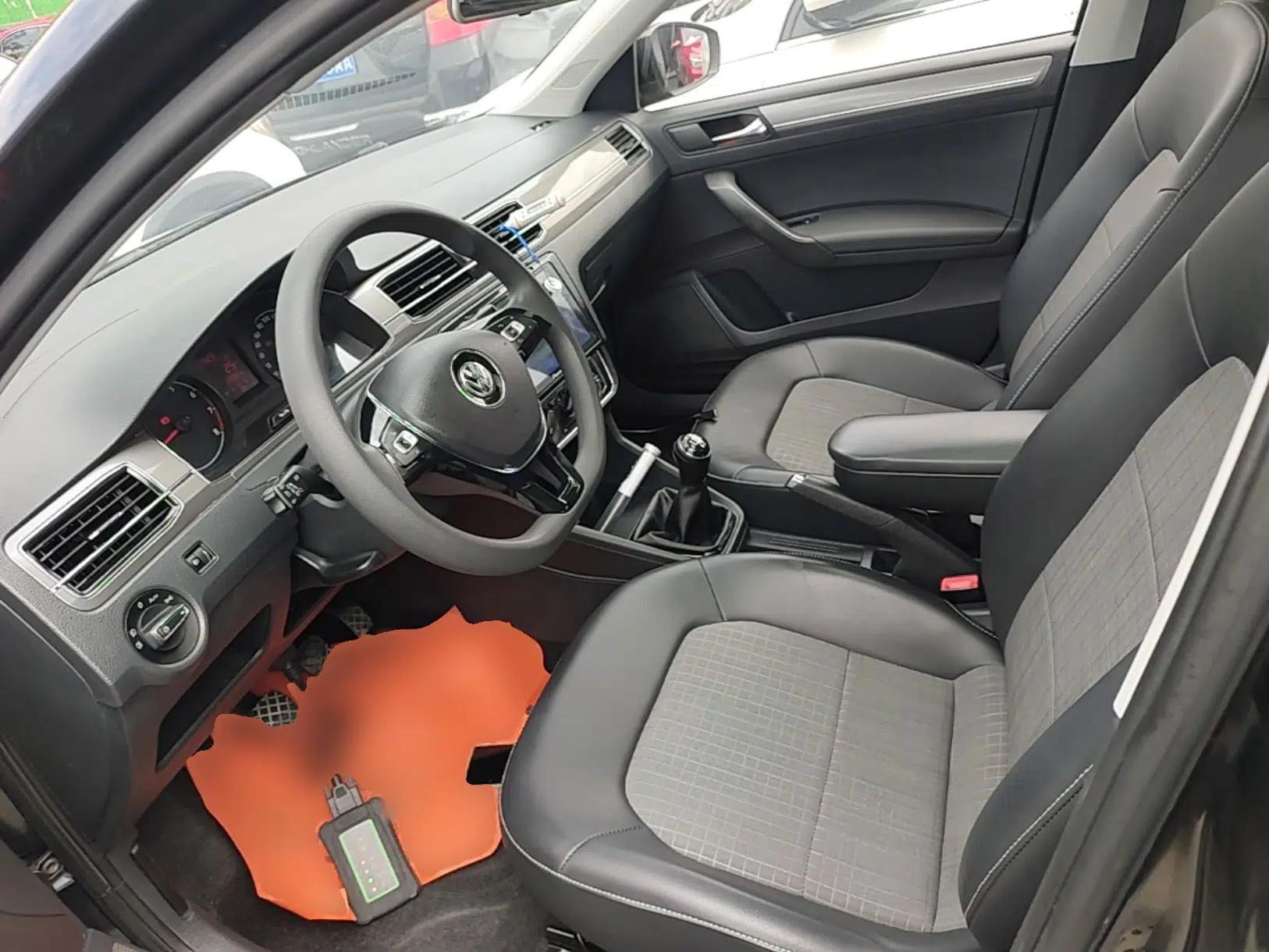Volkswagen Santana 2016 1.6L Manual Comfort Edition — миниатюра 17