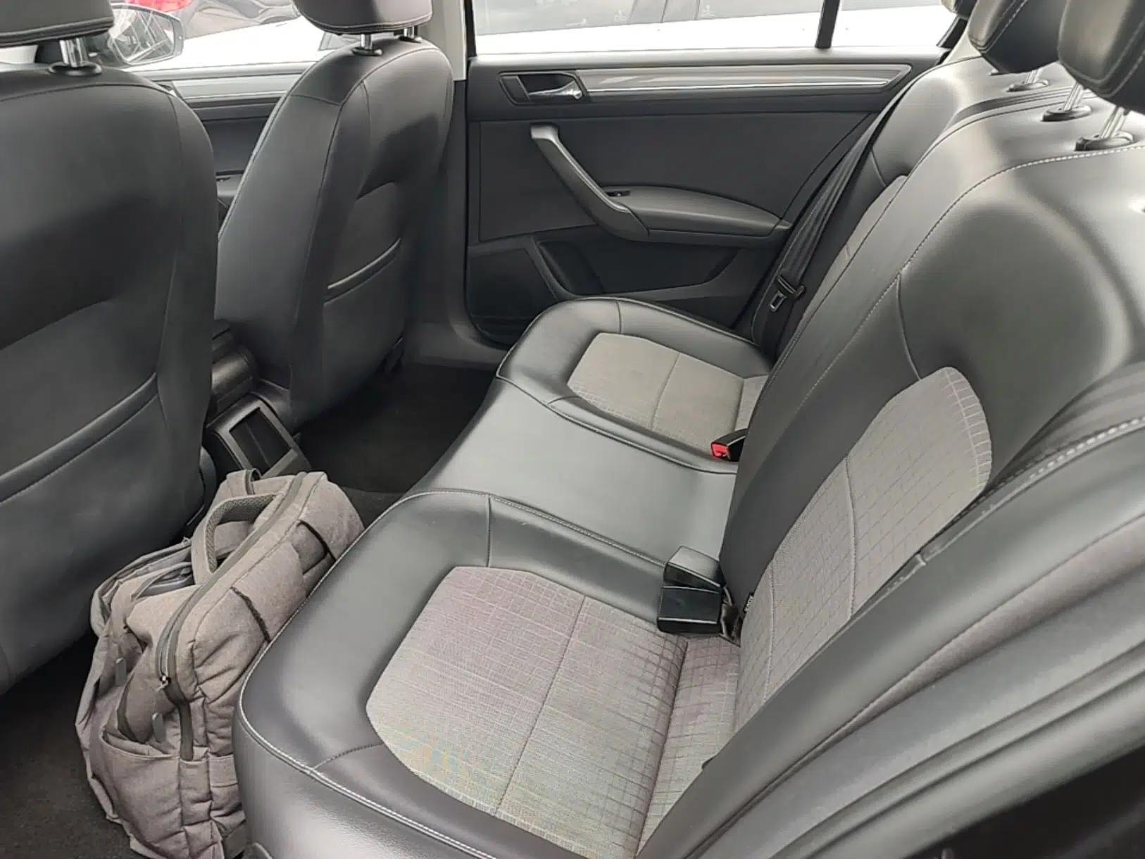 Volkswagen Santana 2016 1.6L Manual Comfort Edition — миниатюра 20