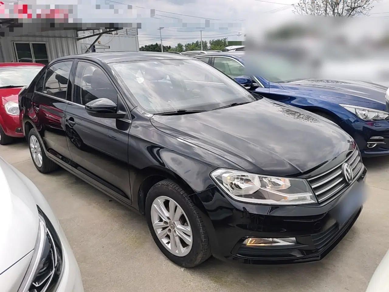 Volkswagen Santana 2016 1.6L Manual Comfort Edition — миниатюра 3