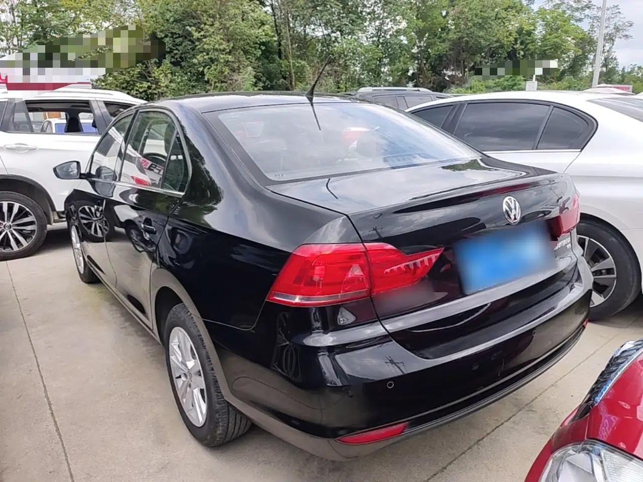 Volkswagen Santana 2016 1.6L Manual Comfort Edition — миниатюра 4