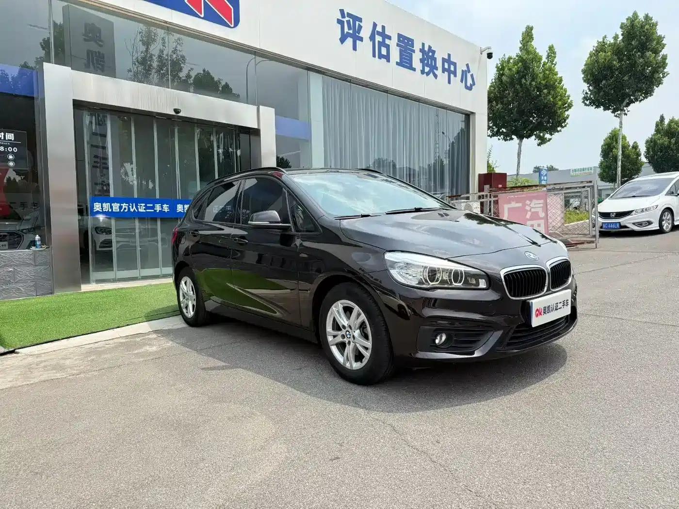 2016 BMW 2 Series Gran Tourer 218i Leading Edition — миниатюра 2