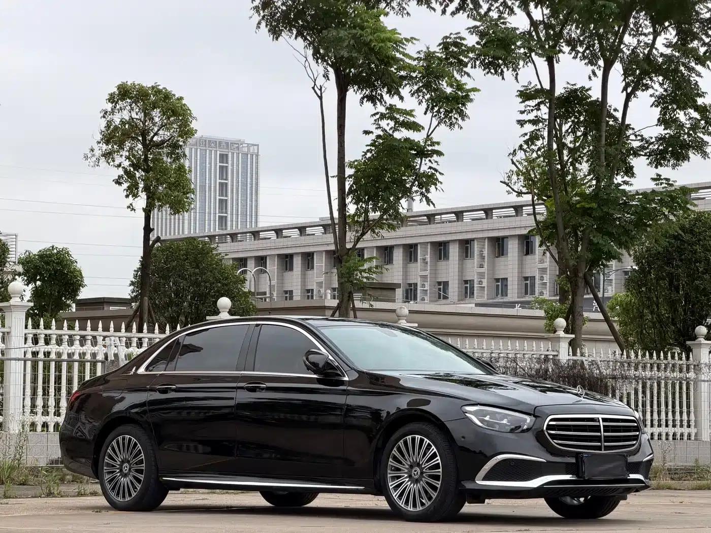 Mercedes-Benz E-Class 2021 E 300 L Fashion Edition — миниатюра 3