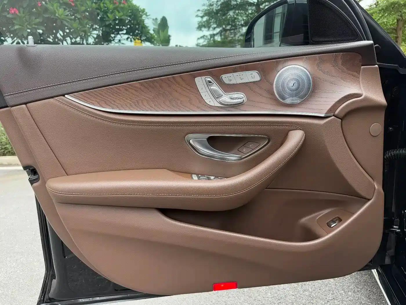 2019 Mercedes-Benz E-Class E 300 L Luxury — миниатюра 11