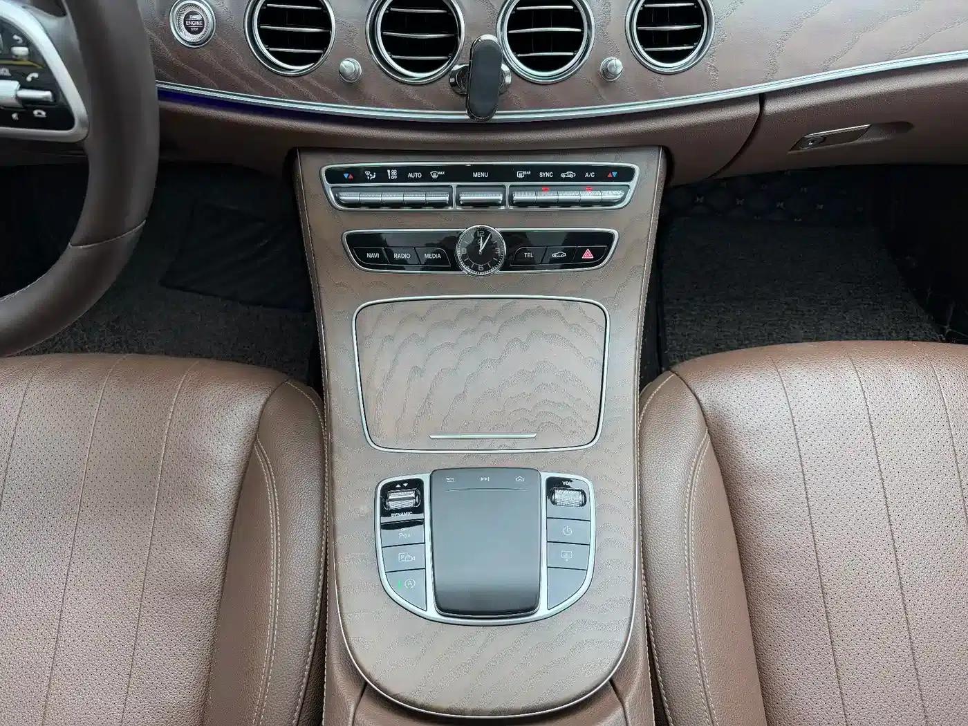2019 Mercedes-Benz E-Class E 300 L Luxury — миниатюра 10