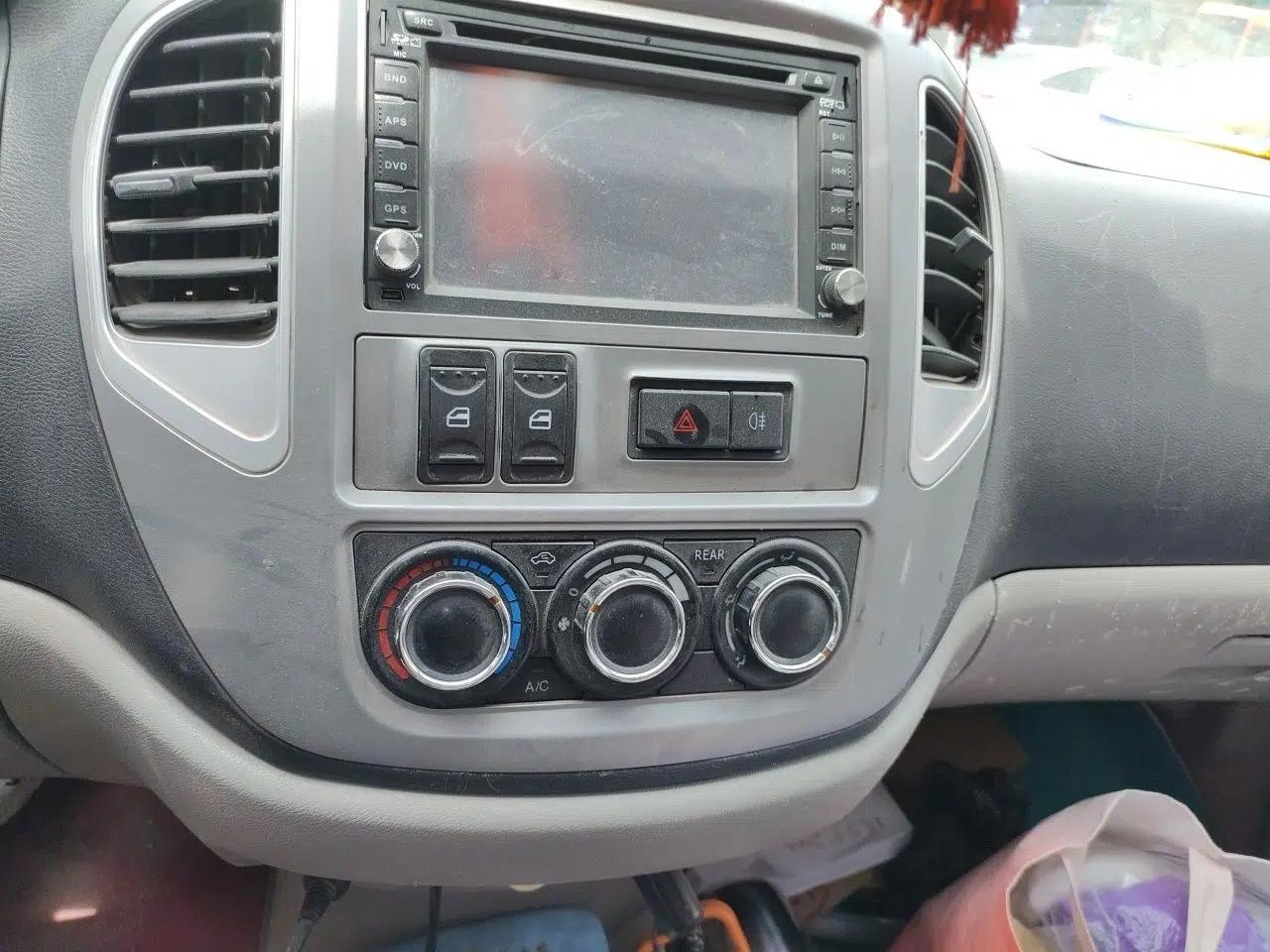 FORTHING Lingzhi 2015 M3 1.6L 7-Seater Comfort Model — миниатюра 13