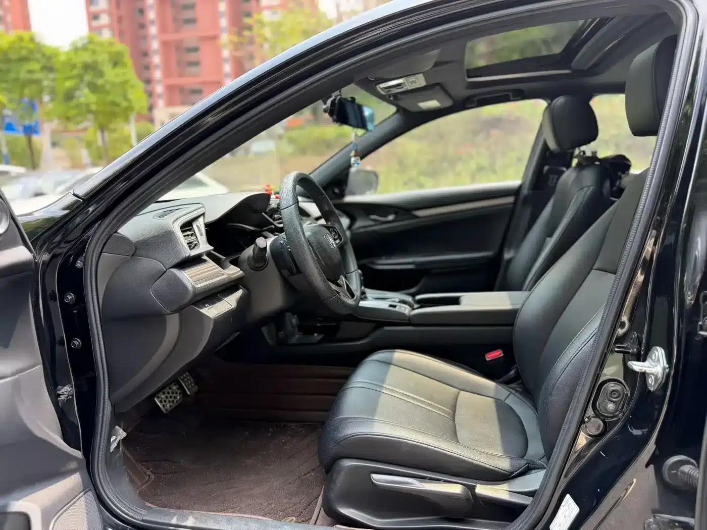 Civic 2021 HATCHBACK 220TURBO CVT Trendy and Cool — миниатюра 4