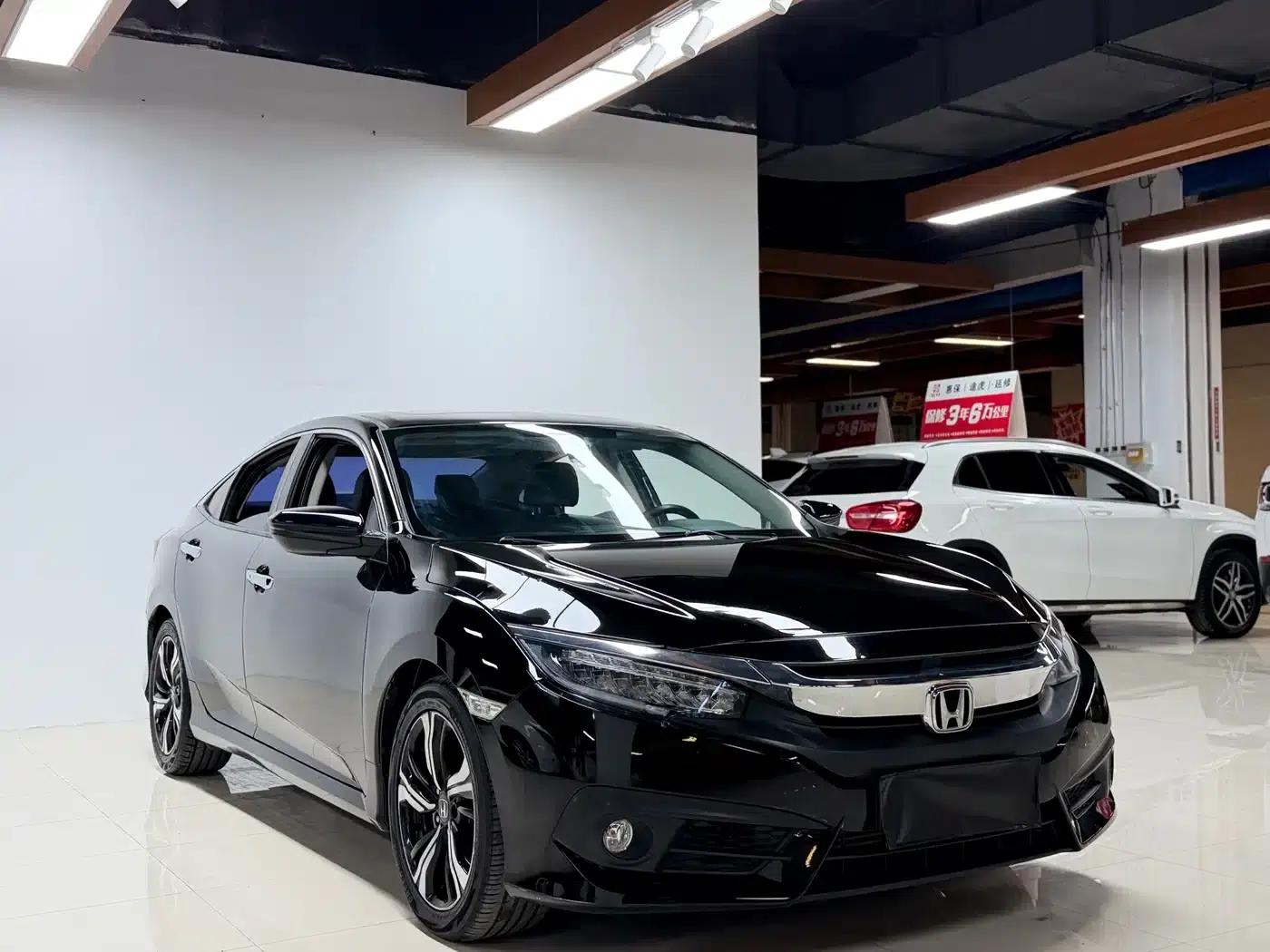 2016 Civic 220TURBO CVT Premium Edition — миниатюра 3
