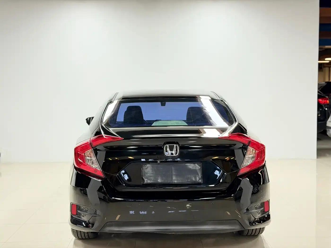 2016 Civic 220TURBO CVT Premium Edition — миниатюра 4
