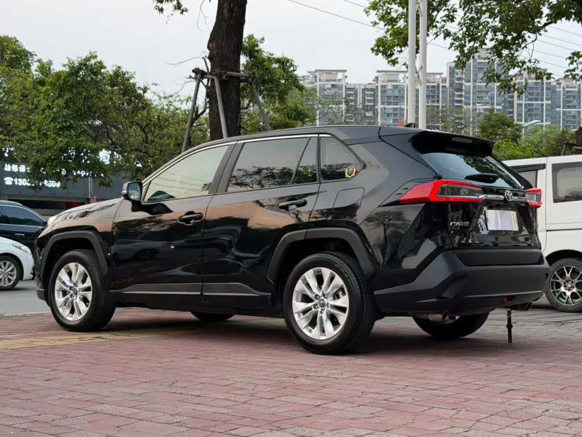 Toyota Wildlander 2022 2.0L CVT Two-Wheel Drive Leading Edition — миниатюра 5