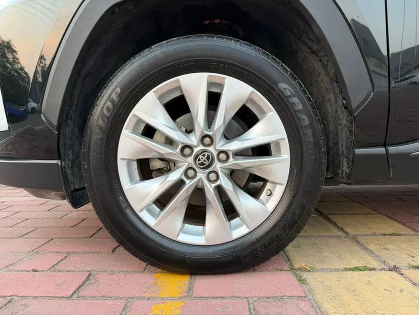 Toyota Wildlander 2022 2.0L CVT Two-Wheel Drive Leading Edition — миниатюра 8