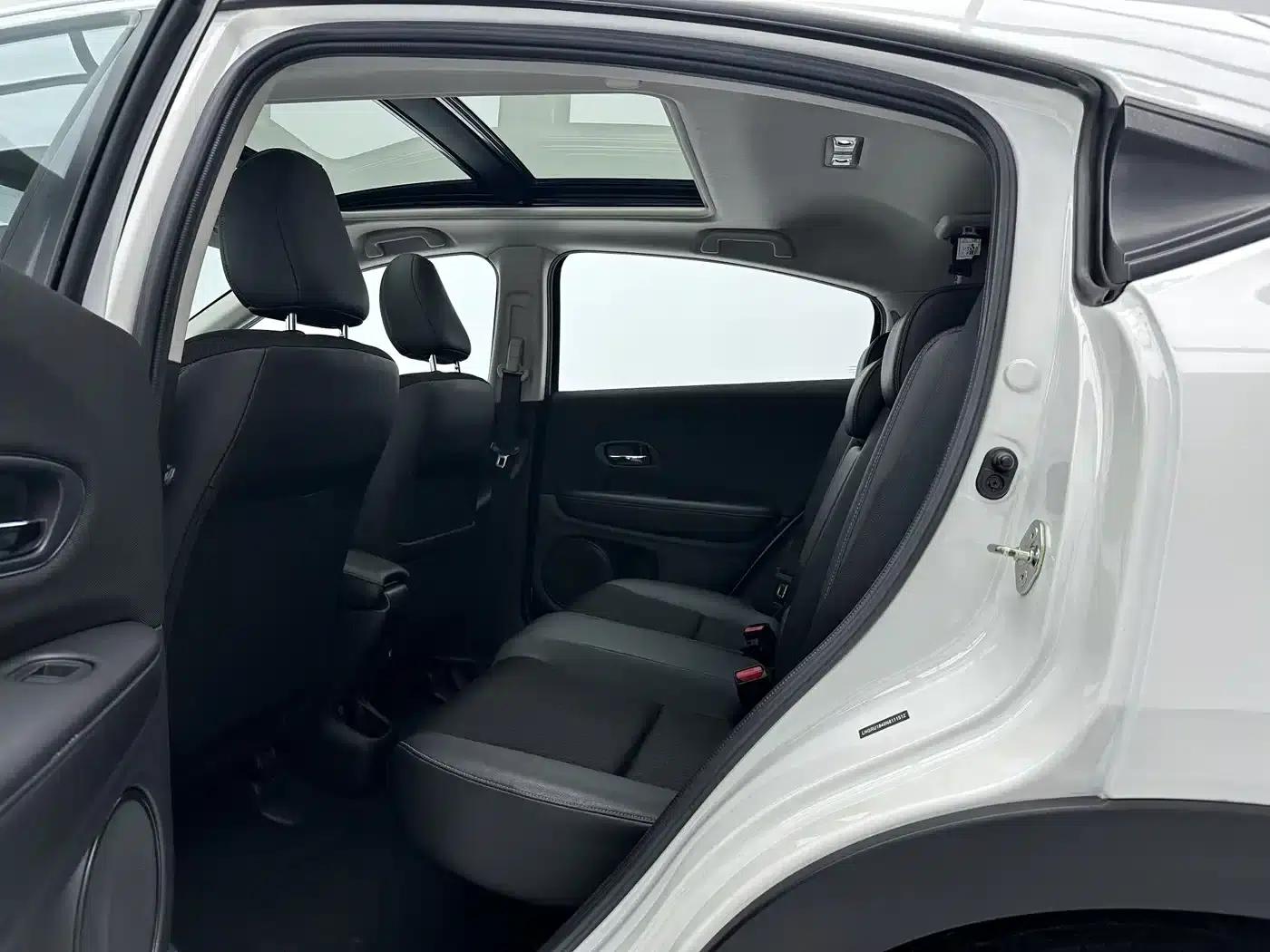 Vezel 2020 1.5L CVT Pioneer Edition — миниатюра 6