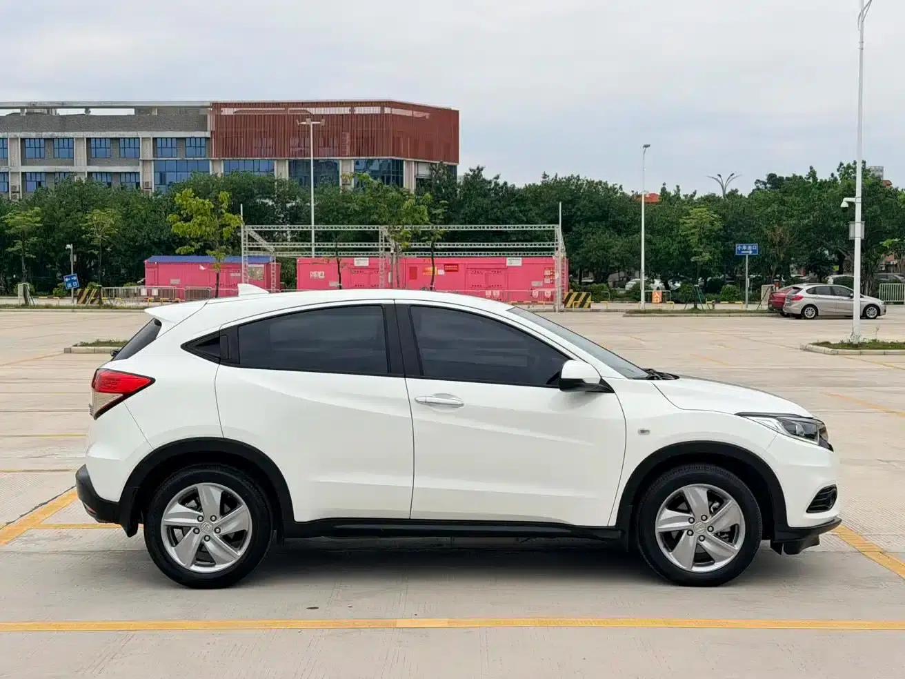 Vezel 2020 220 TURBO CVT Elite Edition — миниатюра 5