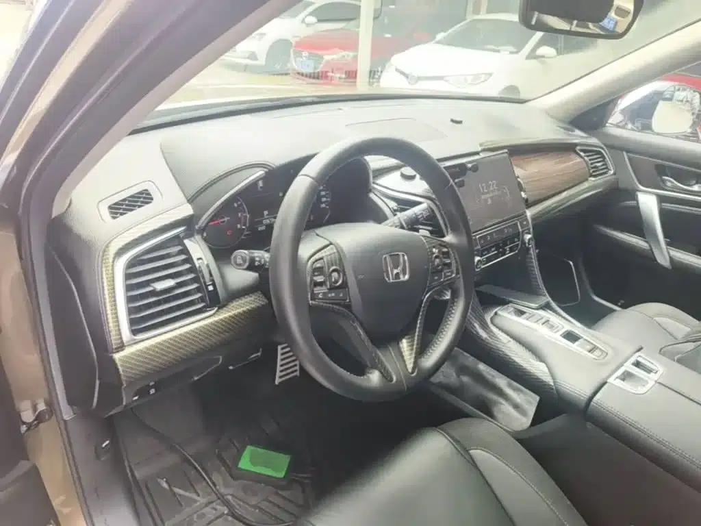 2017 Honda Avancier 370TURBO 4WD Premium Edition — миниатюра 10