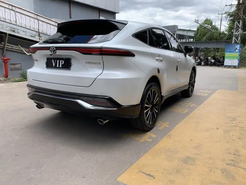 Toyota Venza 2022 2.0L CVT Two-Wheel Drive Prestige Edition — миниатюра 3