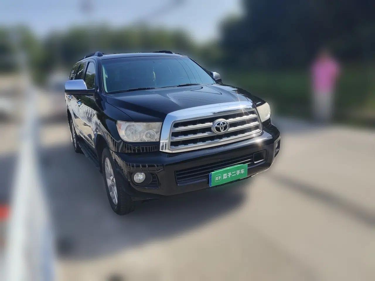 Toyota Sequoia 2017 Toyota Sequoia 5.7 automatic, gasoline, seven‑seat — миниатюра 3