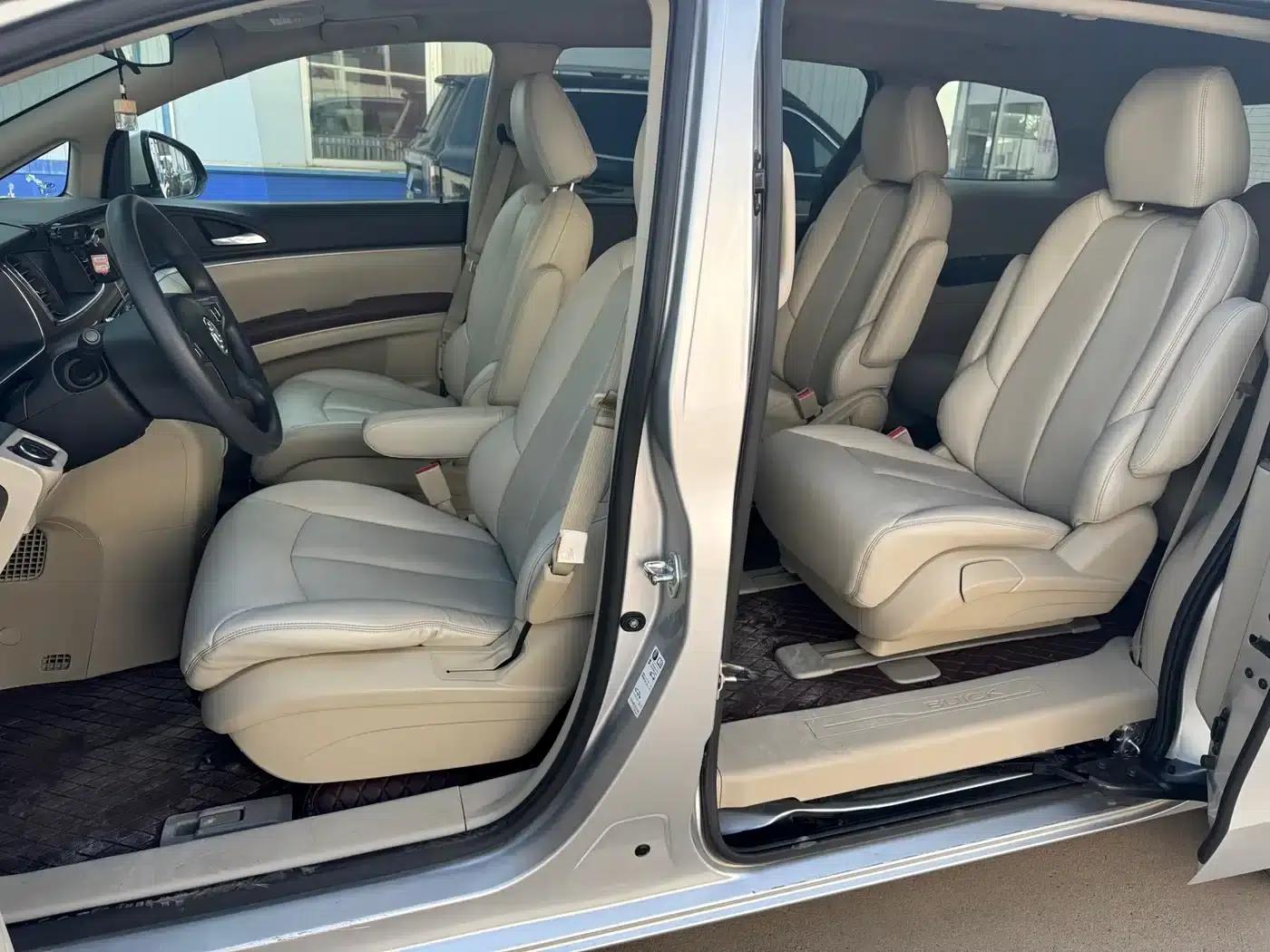 Buick GL8 2013 2.4L LT Luxury Business Executive Edition — миниатюра 4