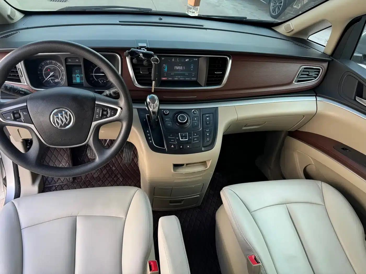 Buick GL8 2013 2.4L LT Luxury Business Executive Edition — миниатюра 6