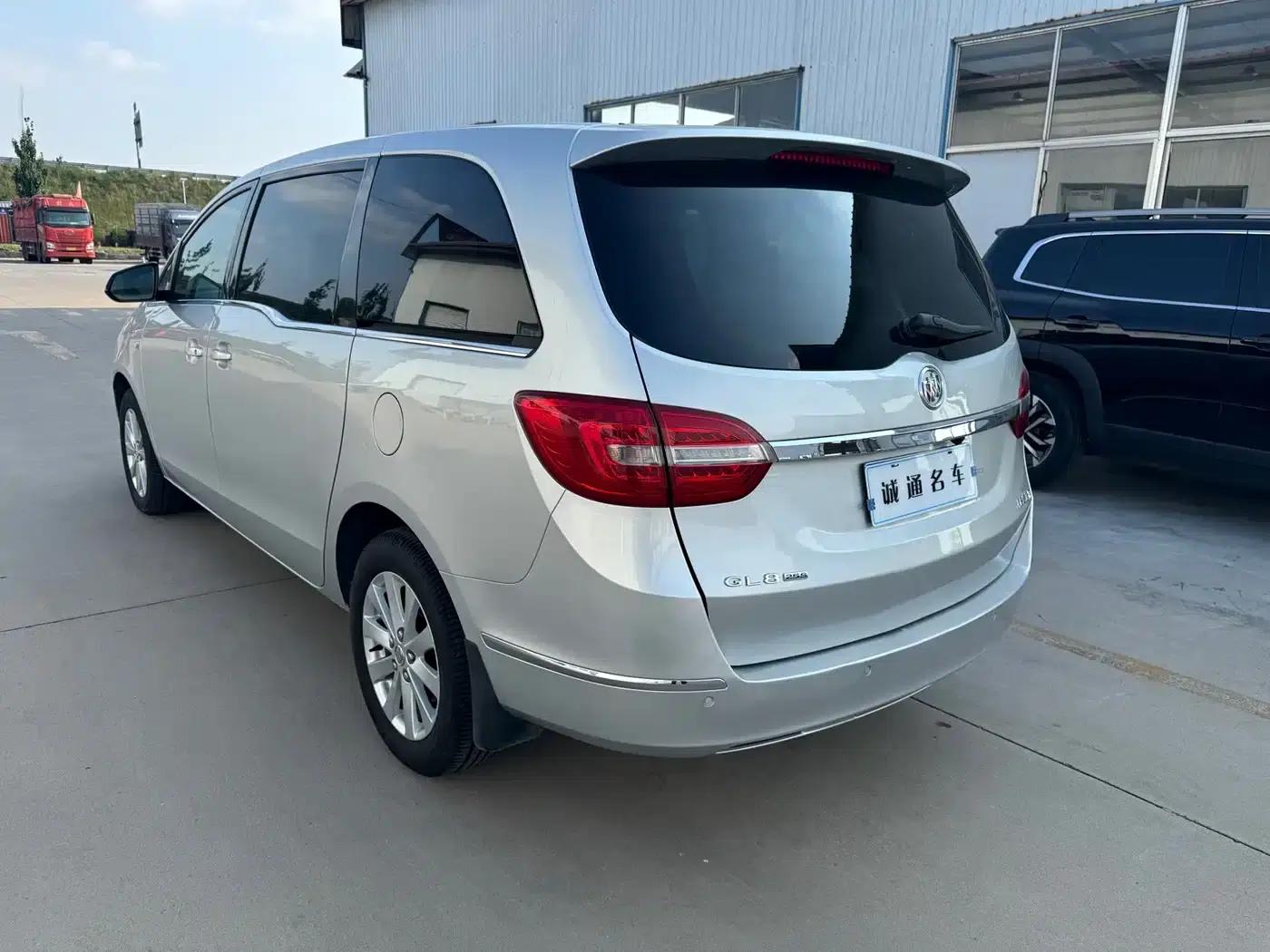 Buick GL8 2013 2.4L LT Luxury Business Executive Edition — миниатюра 10