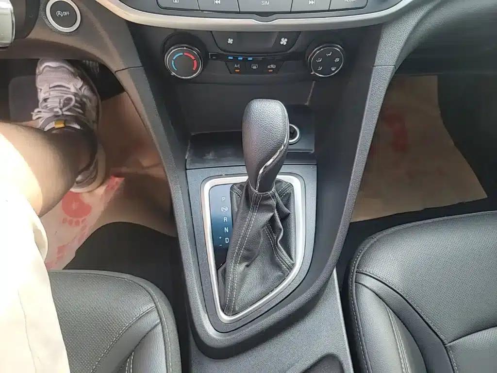 Buick Excelle 2021 Facelift Classic 1.5L Automatic Elite — миниатюра 14