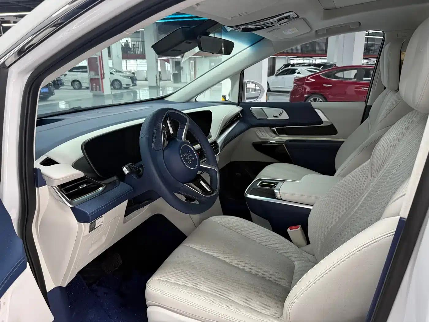 Century 2023 2.0T Six-Seat Luxury Edition — миниатюра 4