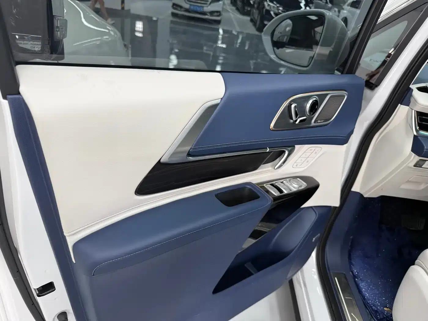 Century 2023 2.0T Six-Seat Luxury Edition — миниатюра 5