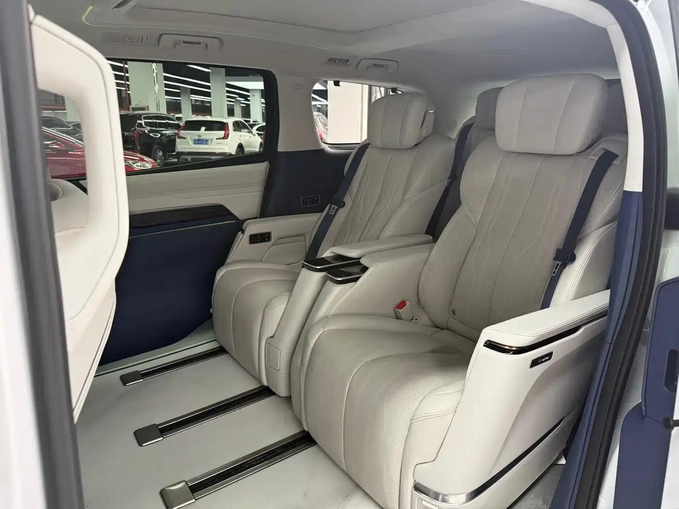 Century 2023 2.0T Six-Seat Luxury Edition — миниатюра 8
